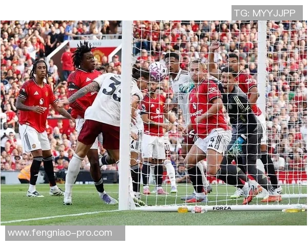 英超激战曼联大胜那不勒斯点球大战引发全场狂欢